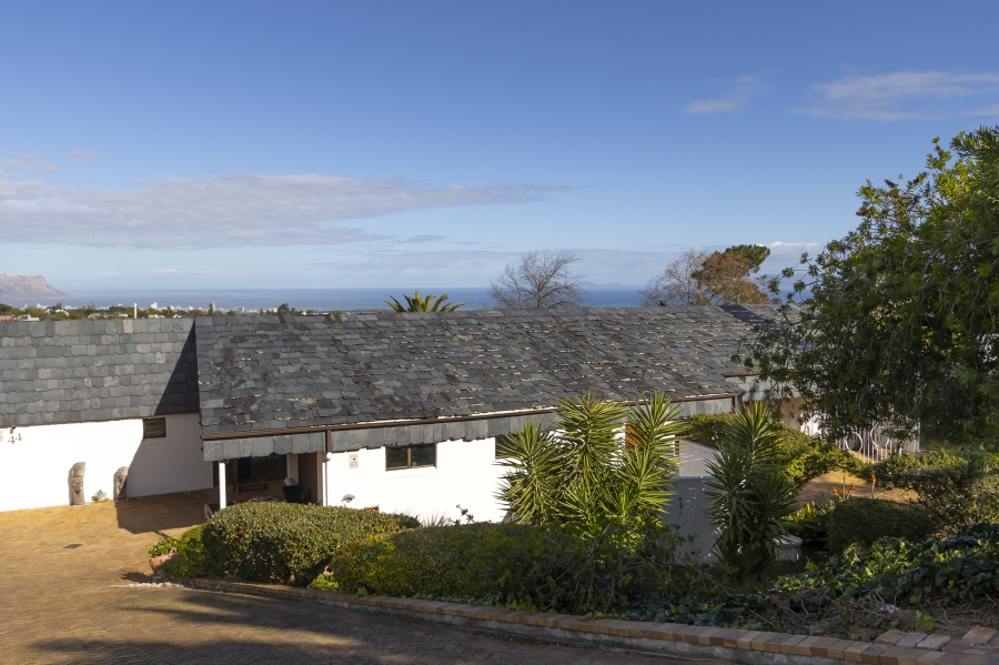 3 Bedroom Property for Sale in Helderberg Estate Western Cape